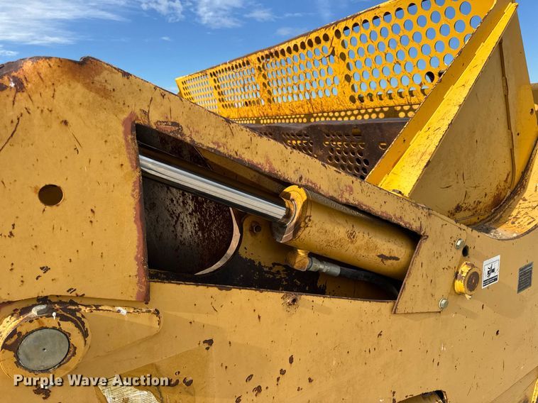 image for item DV4024 2007 John Deere 2112E scraper