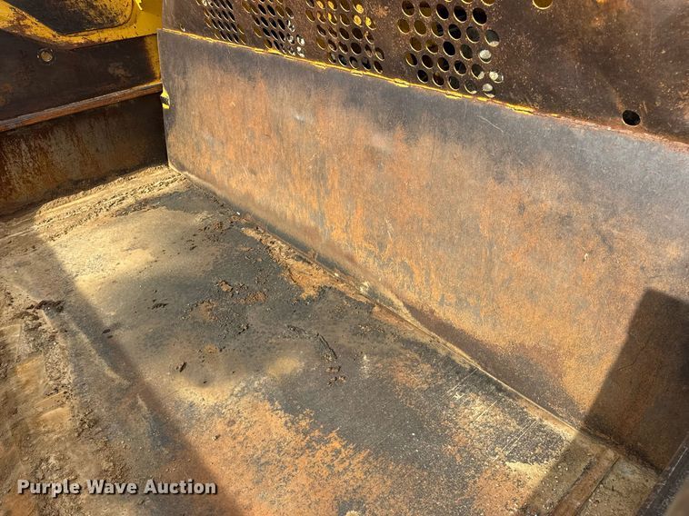 image for item DV4024 2007 John Deere 2112E scraper