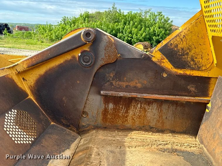 image for item DV4024 2007 John Deere 2112E scraper