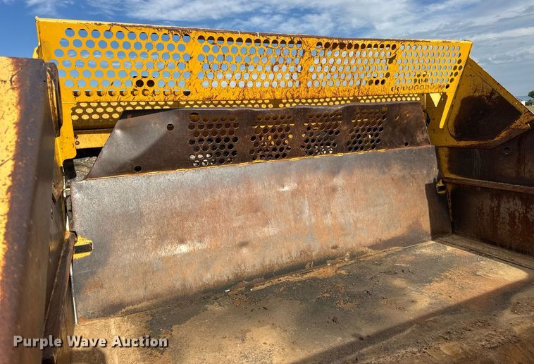 image for item DV4024 2007 John Deere 2112E scraper