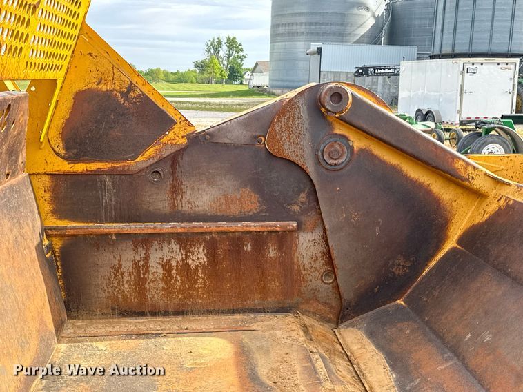 image for item DV4024 2007 John Deere 2112E scraper