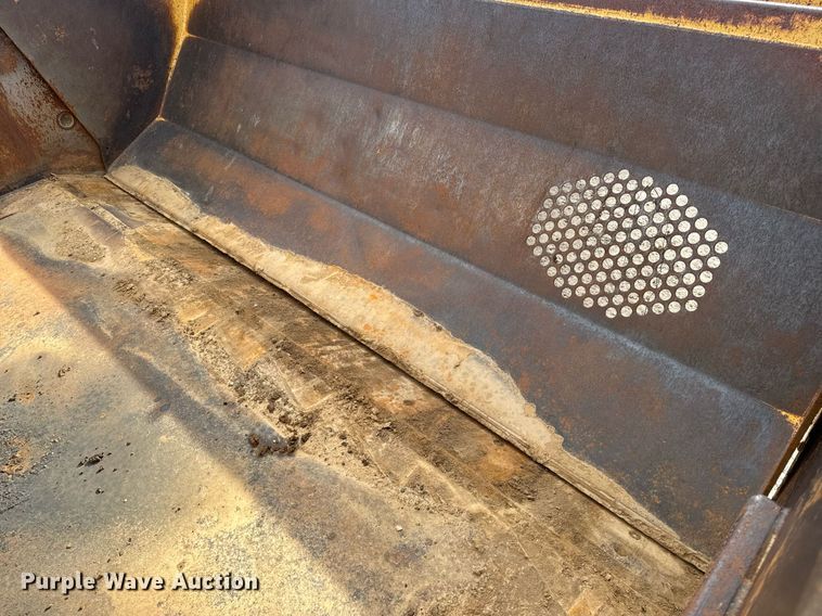 image for item DV4024 2007 John Deere 2112E scraper