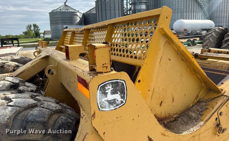 image for item DV4024 2007 John Deere 2112E scraper