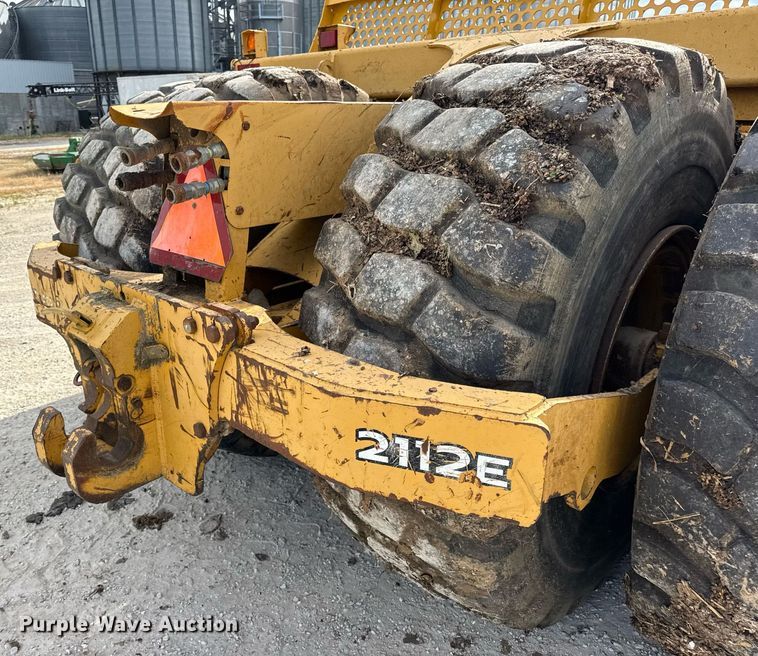image for item DV4024 2007 John Deere 2112E scraper