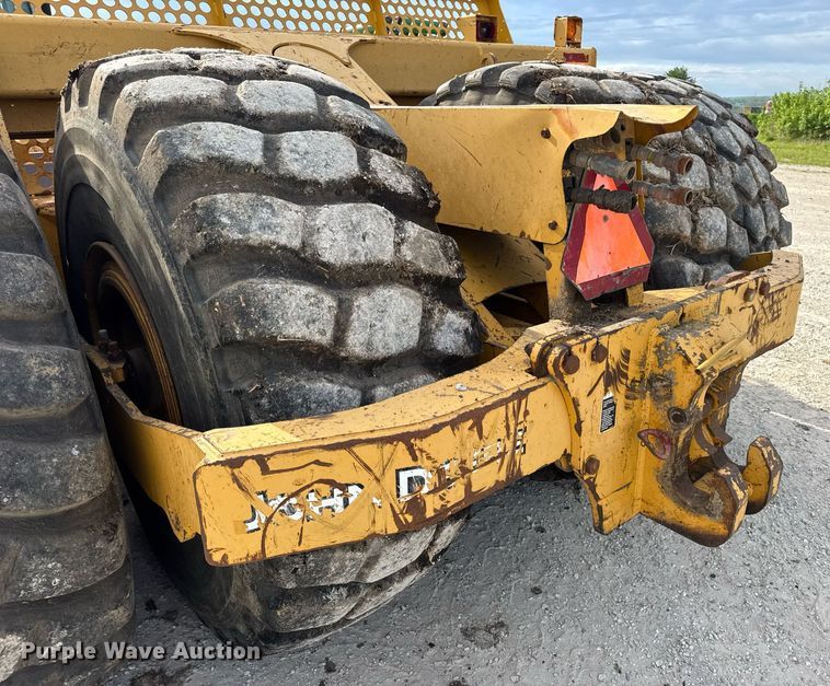 image for item DV4024 2007 John Deere 2112E scraper