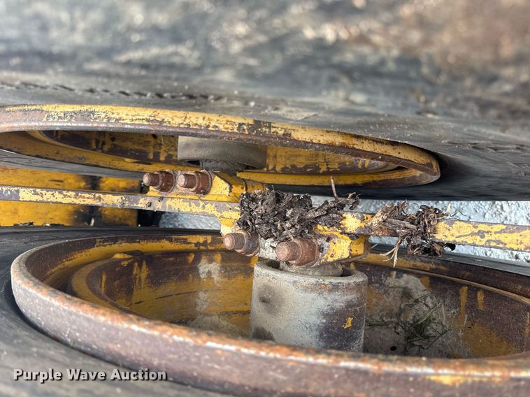 image for item DV4024 2007 John Deere 2112E scraper