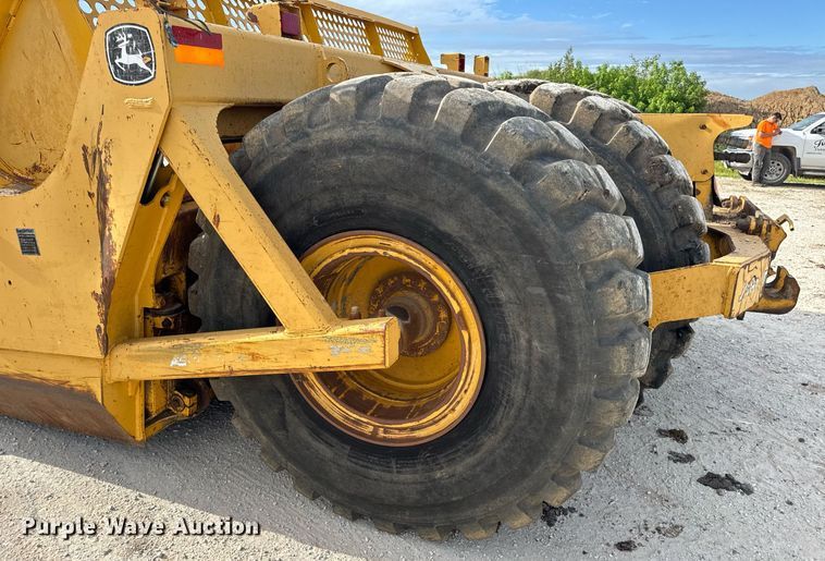 image for item DV4024 2007 John Deere 2112E scraper