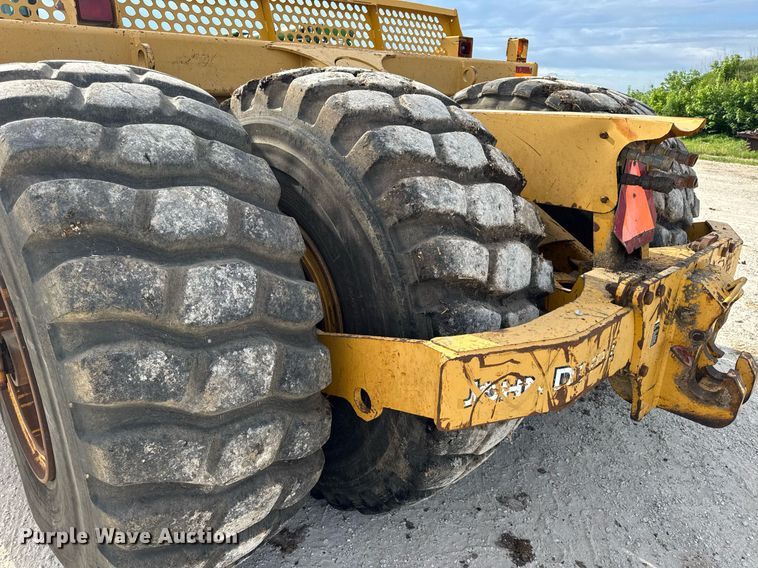 image for item DV4024 2007 John Deere 2112E scraper