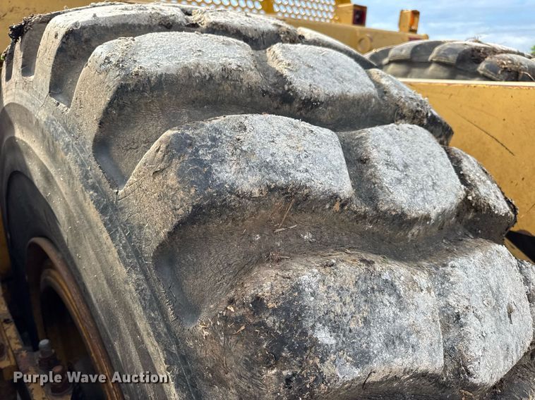 image for item DV4024 2007 John Deere 2112E scraper