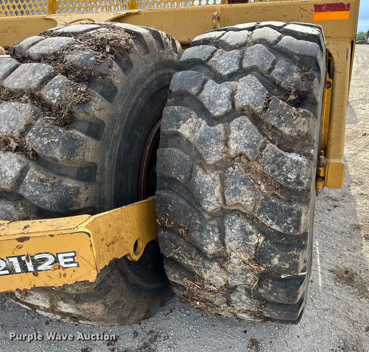 image for item DV4024 2007 John Deere 2112E scraper
