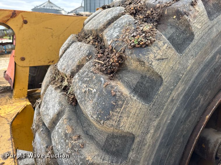 image for item DV4024 2007 John Deere 2112E scraper