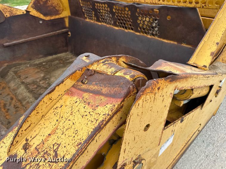 image for item DV4025 2008 John Deere 2112E scraper