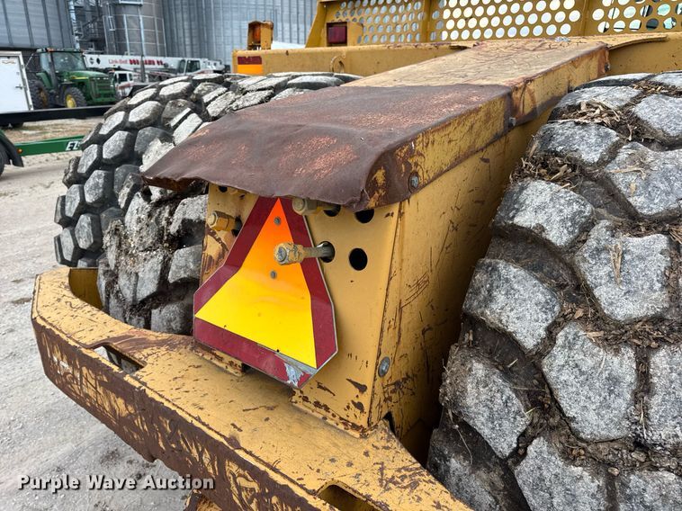 image for item DV4025 2008 John Deere 2112E scraper