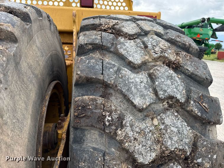 image for item DV4025 2008 John Deere 2112E scraper