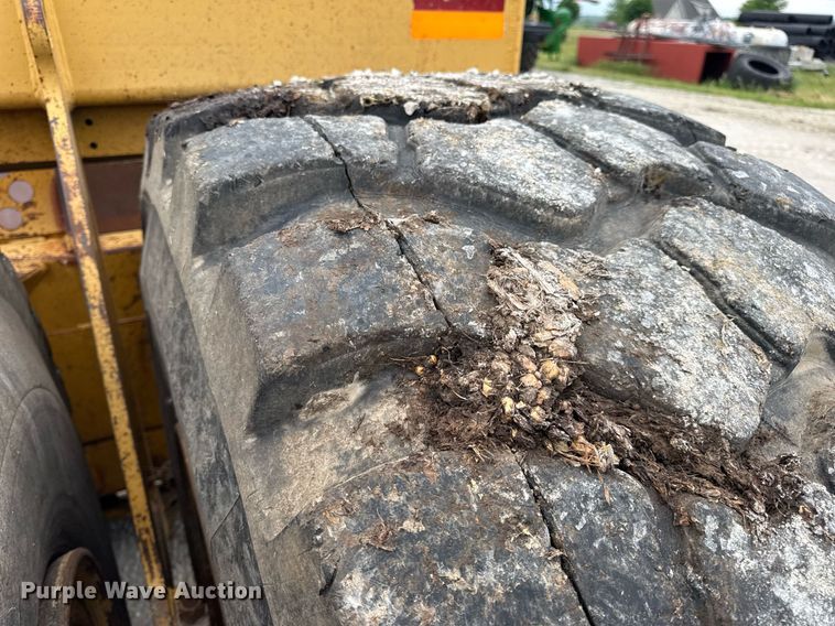 image for item DV4025 2008 John Deere 2112E scraper