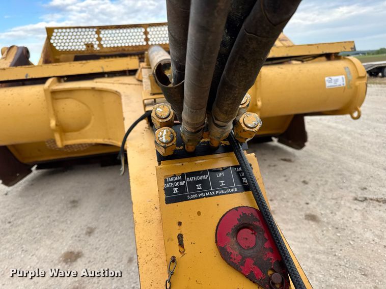 image for item DV4025 2008 John Deere 2112E scraper