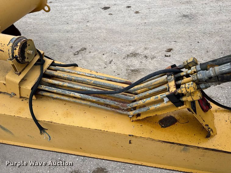 image for item DV4025 2008 John Deere 2112E scraper