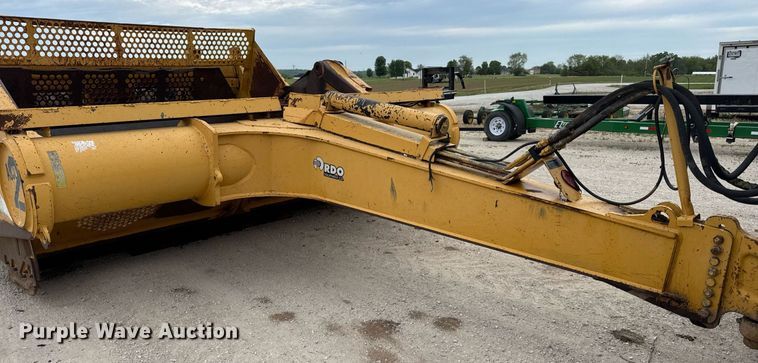 image for item DV4025 2008 John Deere 2112E scraper