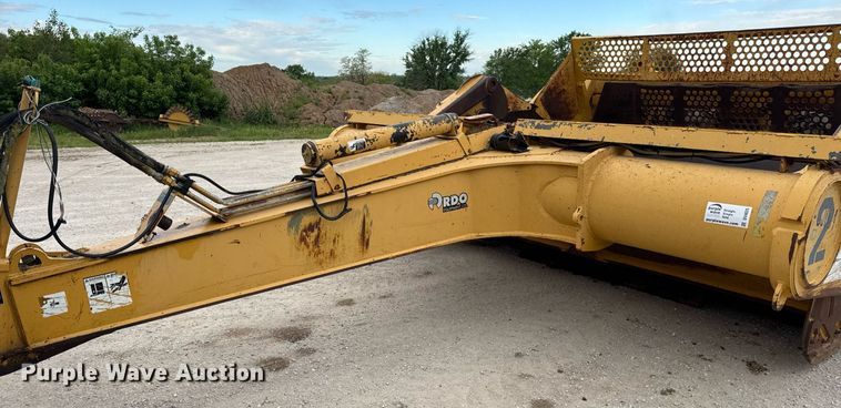 image for item DV4025 2008 John Deere 2112E scraper