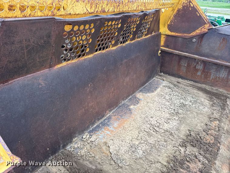 image for item DV4025 2008 John Deere 2112E scraper