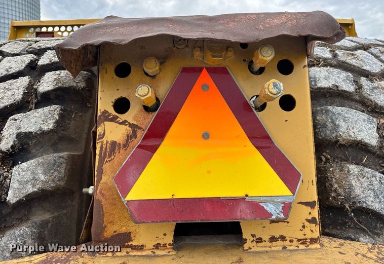 image for item DV4025 2008 John Deere 2112E scraper