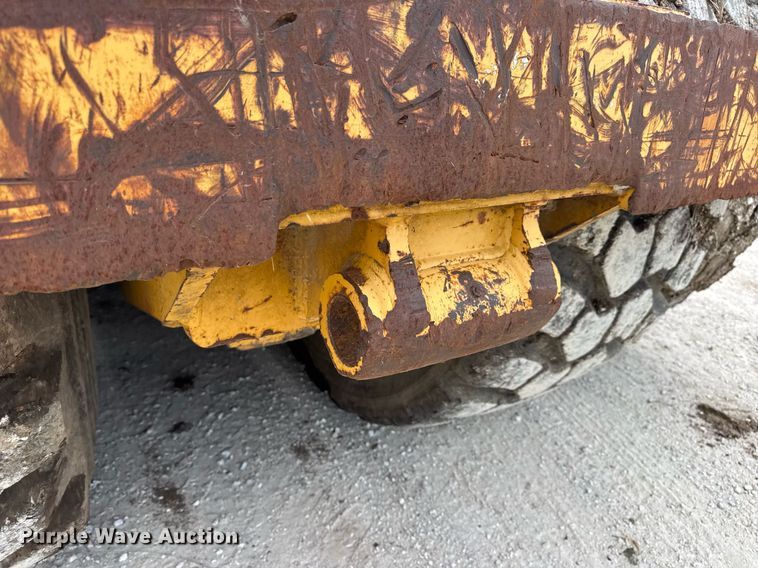 image for item DV4025 2008 John Deere 2112E scraper