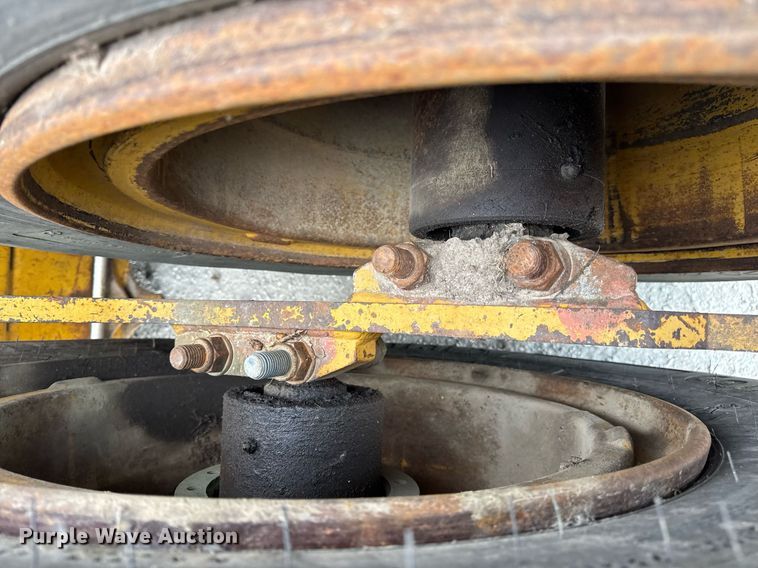 image for item DV4025 2008 John Deere 2112E scraper