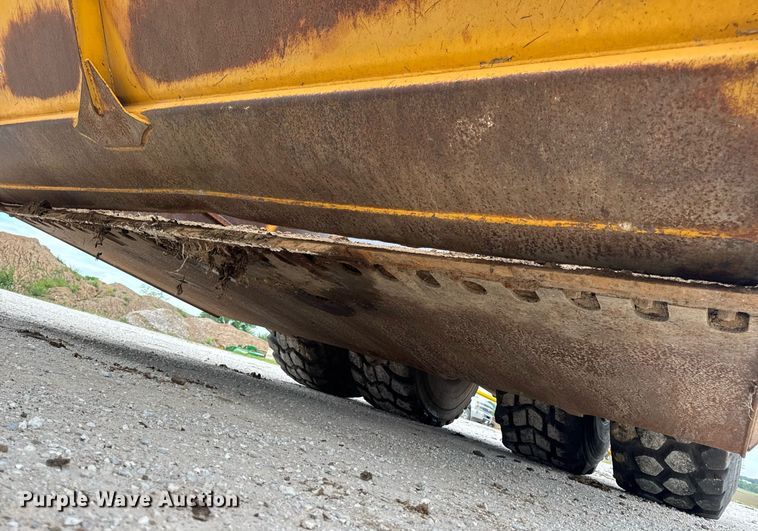 image for item DV4025 2008 John Deere 2112E scraper