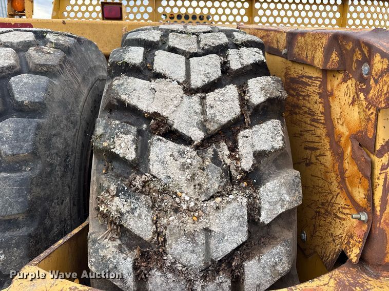 image for item DV4025 2008 John Deere 2112E scraper