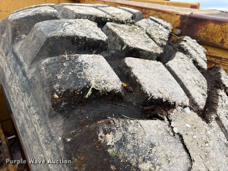 image for item DV4025 2008 John Deere 2112E scraper