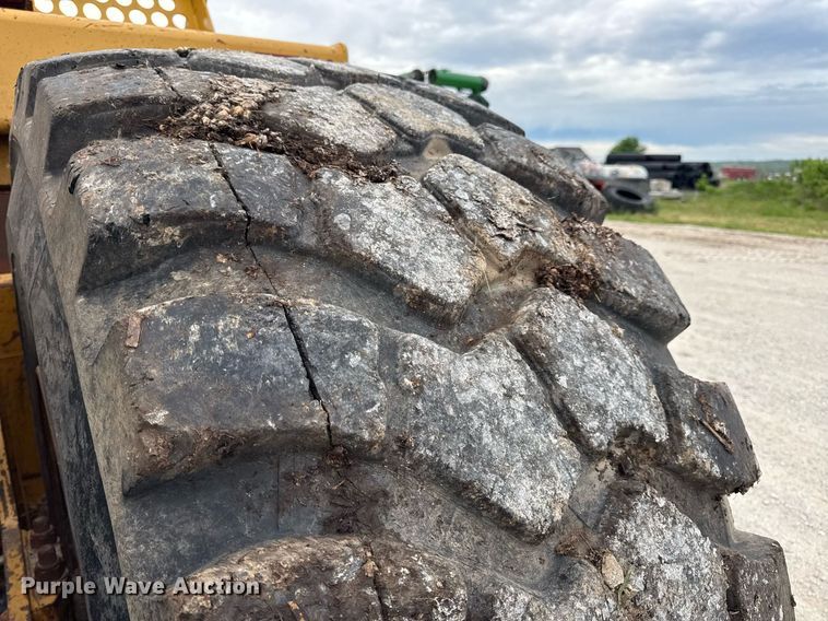 image for item DV4025 2008 John Deere 2112E scraper