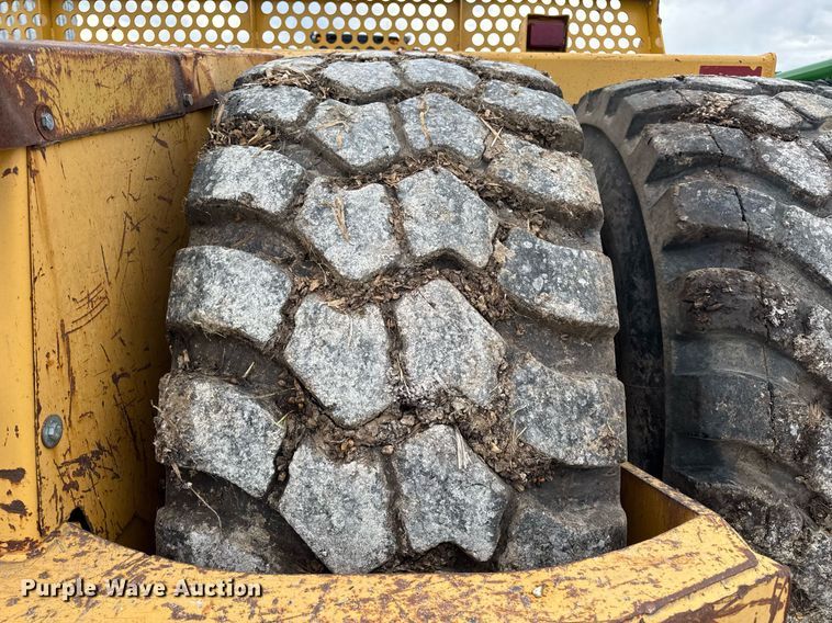 image for item DV4025 2008 John Deere 2112E scraper