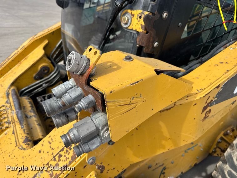 image for item DV4026 2013 Caterpillar 262C Series 2 skid steer loader