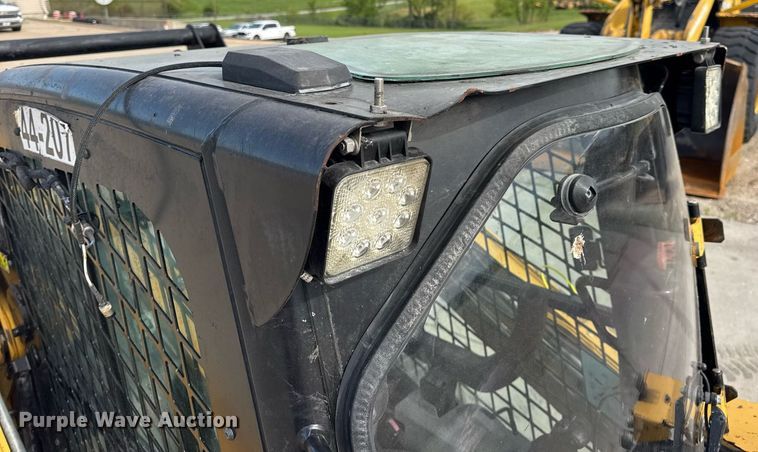 image for item DV4026 2013 Caterpillar 262C Series 2 skid steer loader