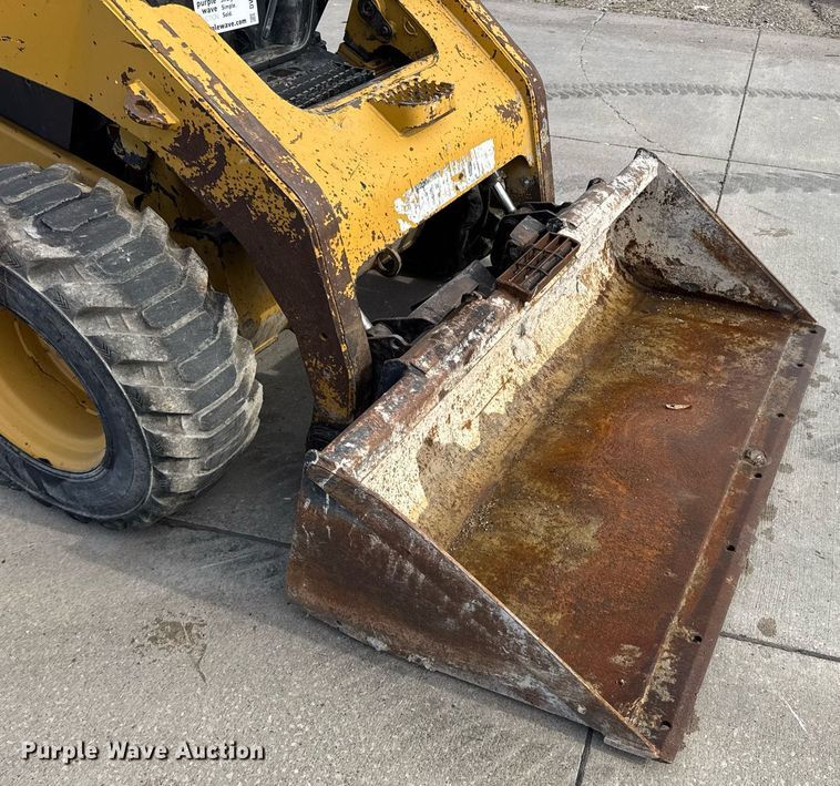 image for item DV4026 2013 Caterpillar 262C Series 2 skid steer loader