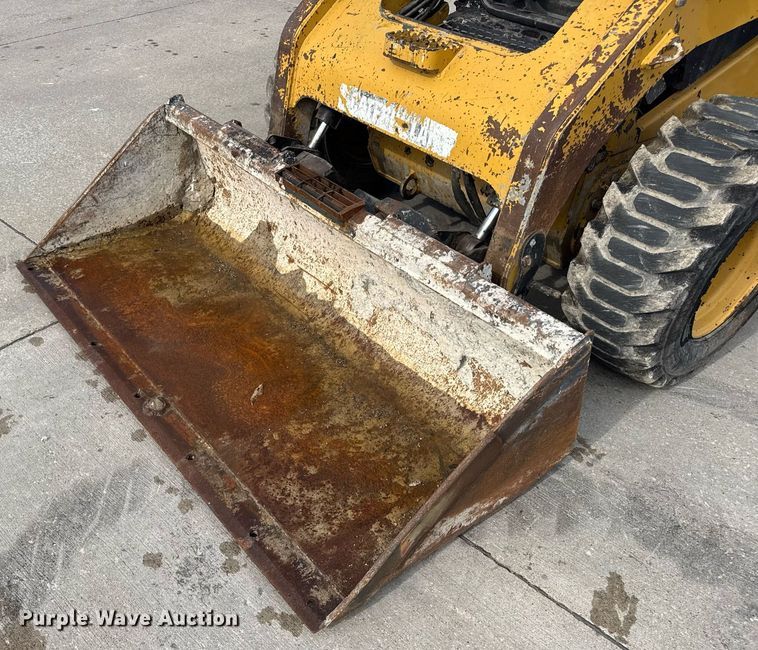 image for item DV4026 2013 Caterpillar 262C Series 2 skid steer loader