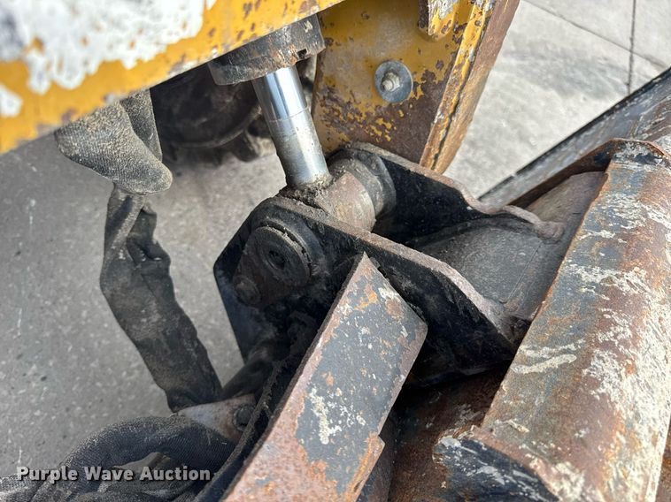 image for item DV4026 2013 Caterpillar 262C Series 2 skid steer loader