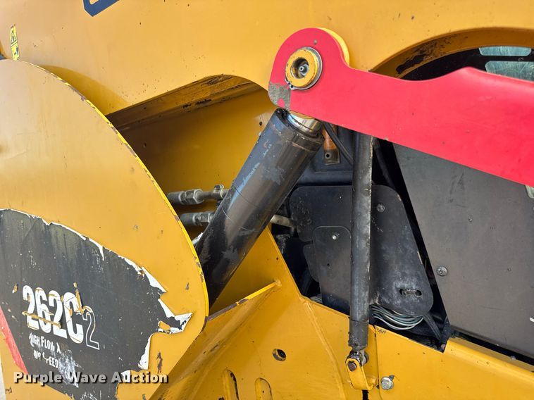 image for item DV4026 2013 Caterpillar 262C Series 2 skid steer loader
