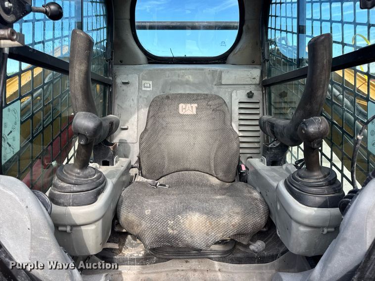 image for item DV4026 2013 Caterpillar 262C Series 2 skid steer loader