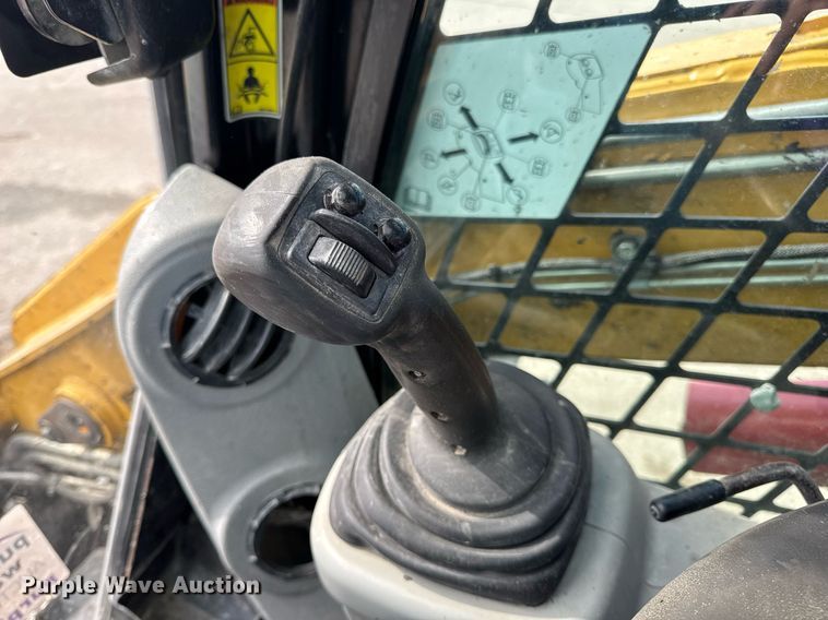 image for item DV4026 2013 Caterpillar 262C Series 2 skid steer loader