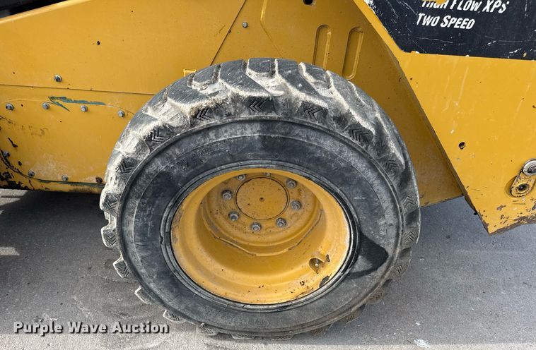 image for item DV4026 2013 Caterpillar 262C Series 2 skid steer loader