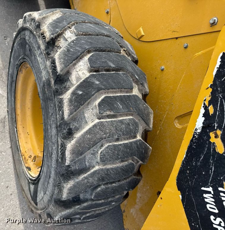 image for item DV4026 2013 Caterpillar 262C Series 2 skid steer loader