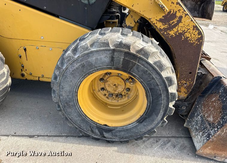 image for item DV4026 2013 Caterpillar 262C Series 2 skid steer loader