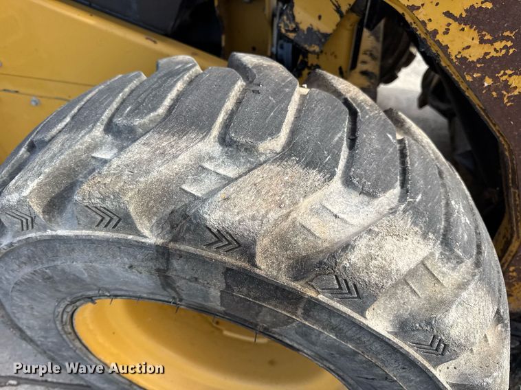 image for item DV4026 2013 Caterpillar 262C Series 2 skid steer loader