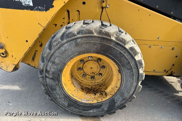 image for item DV4026 2013 Caterpillar 262C Series 2 skid steer loader