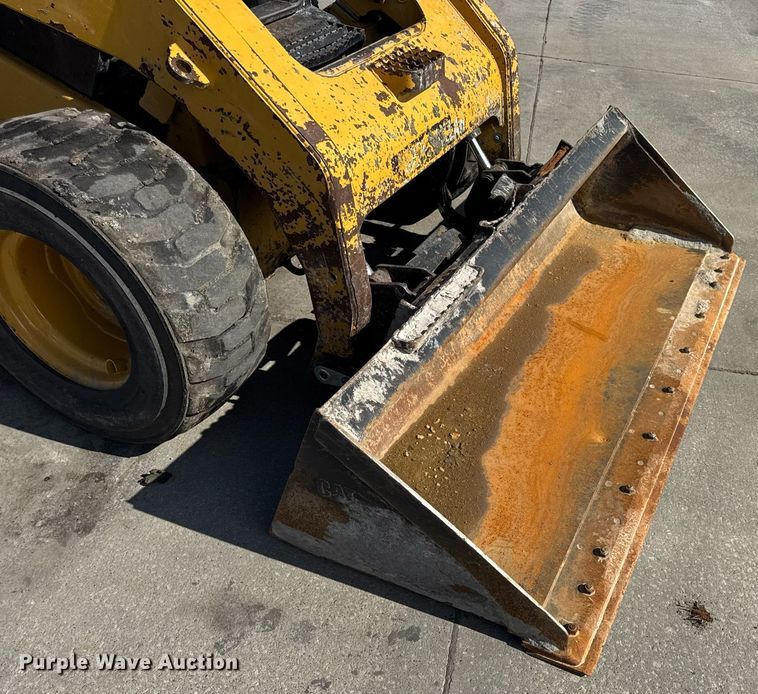 image for item DV4027 2011 Caterpillar 262C skid steer loader