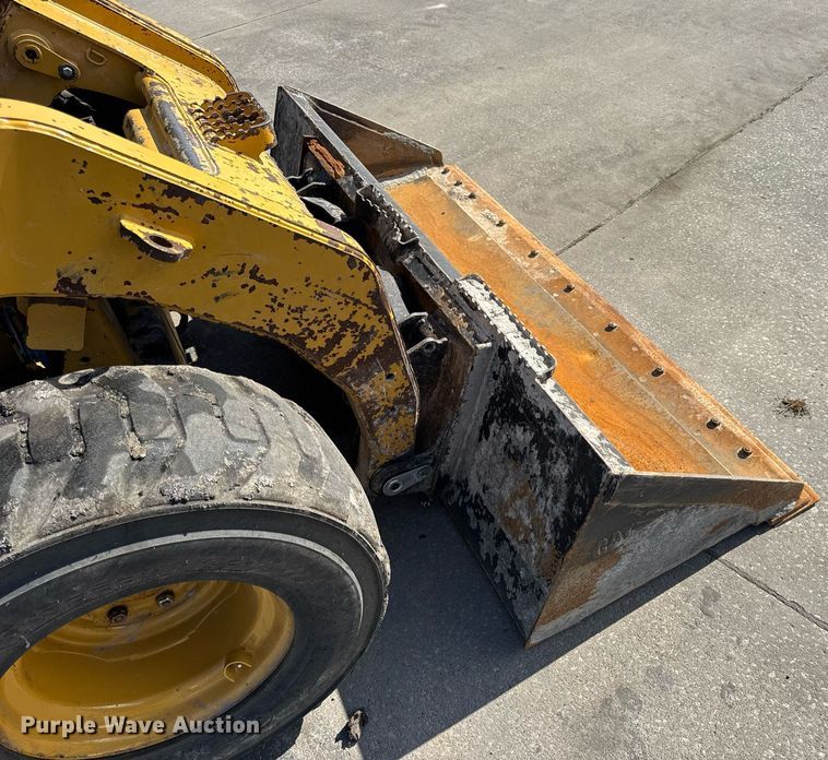 image for item DV4027 2011 Caterpillar 262C skid steer loader