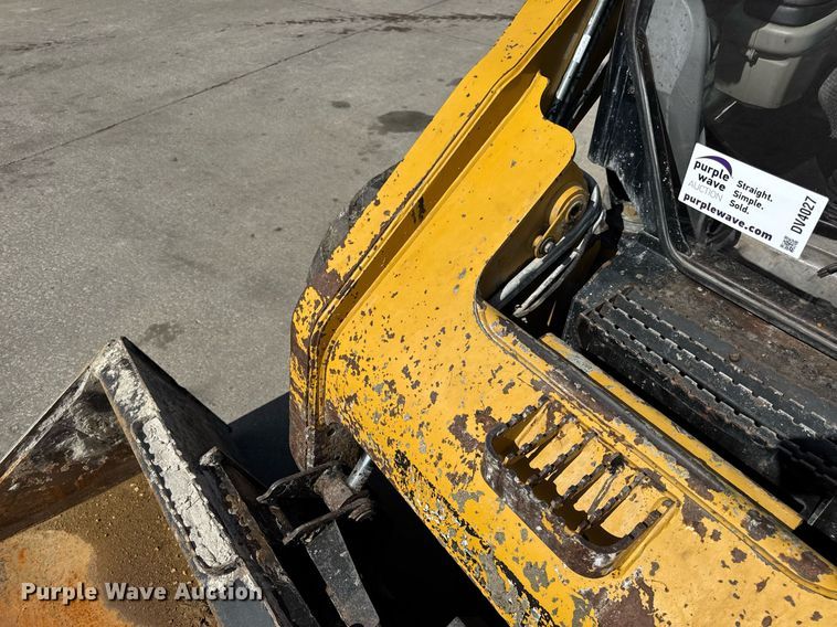 image for item DV4027 2011 Caterpillar 262C skid steer loader