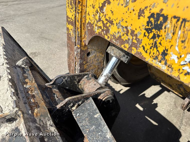 image for item DV4027 2011 Caterpillar 262C skid steer loader