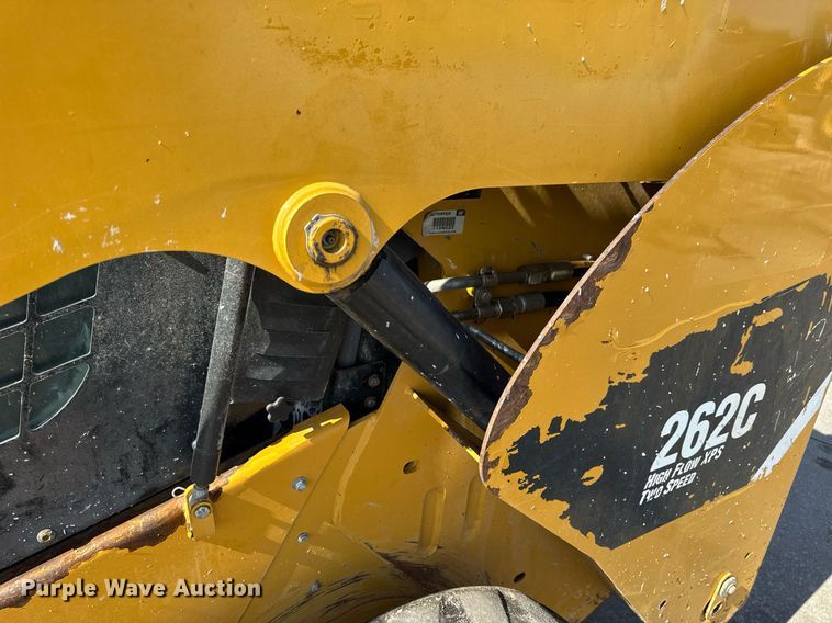 image for item DV4027 2011 Caterpillar 262C skid steer loader
